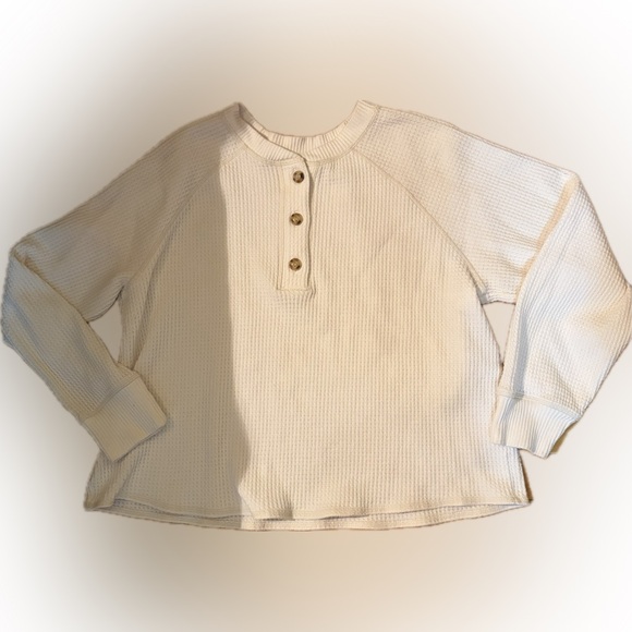 Old Navy Plush-Knit Waffle Henley – Large – Long Sleeve - Picture 2 of 9
